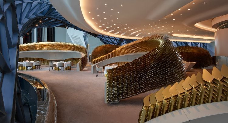 moderne architektur morpheus hotel macau konstruktion außergewöhnlich design futuristische skulpturen formen gold