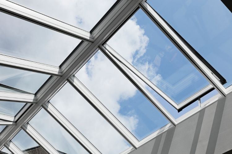 natürliche beleuchtung raumgestaltung entwurf fenster glas licht integrieren arbeitsplatz wohnung haus gebäude dachluke modular
