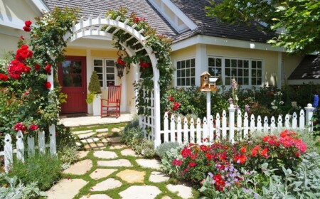 rankbogen aus holz weiß gartenzaun rosenbogen