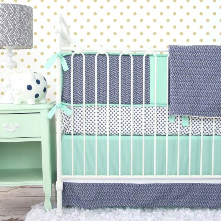 senf mint blau grau textilien muster nachttisch bett babyzimmer