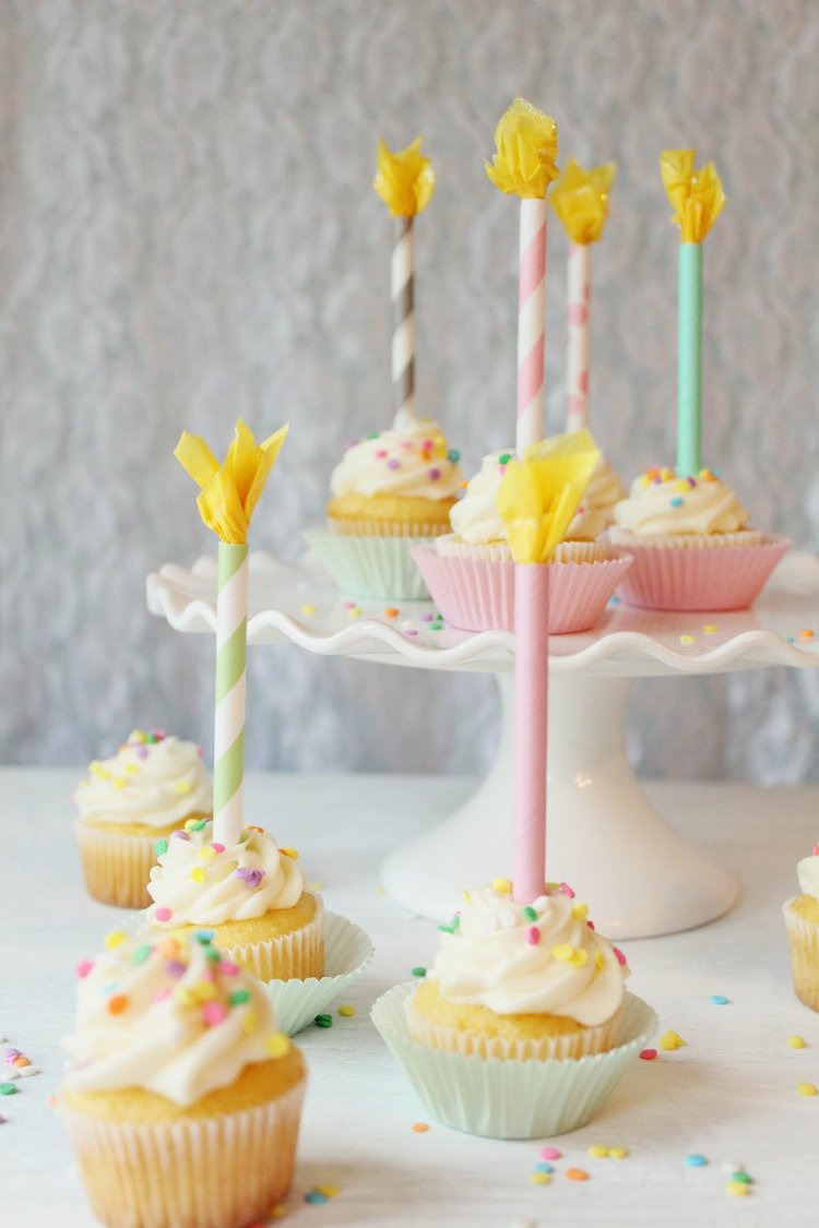 Cupcake Toppers zum KIndergeburtstag selber basteln Vanillemuffins