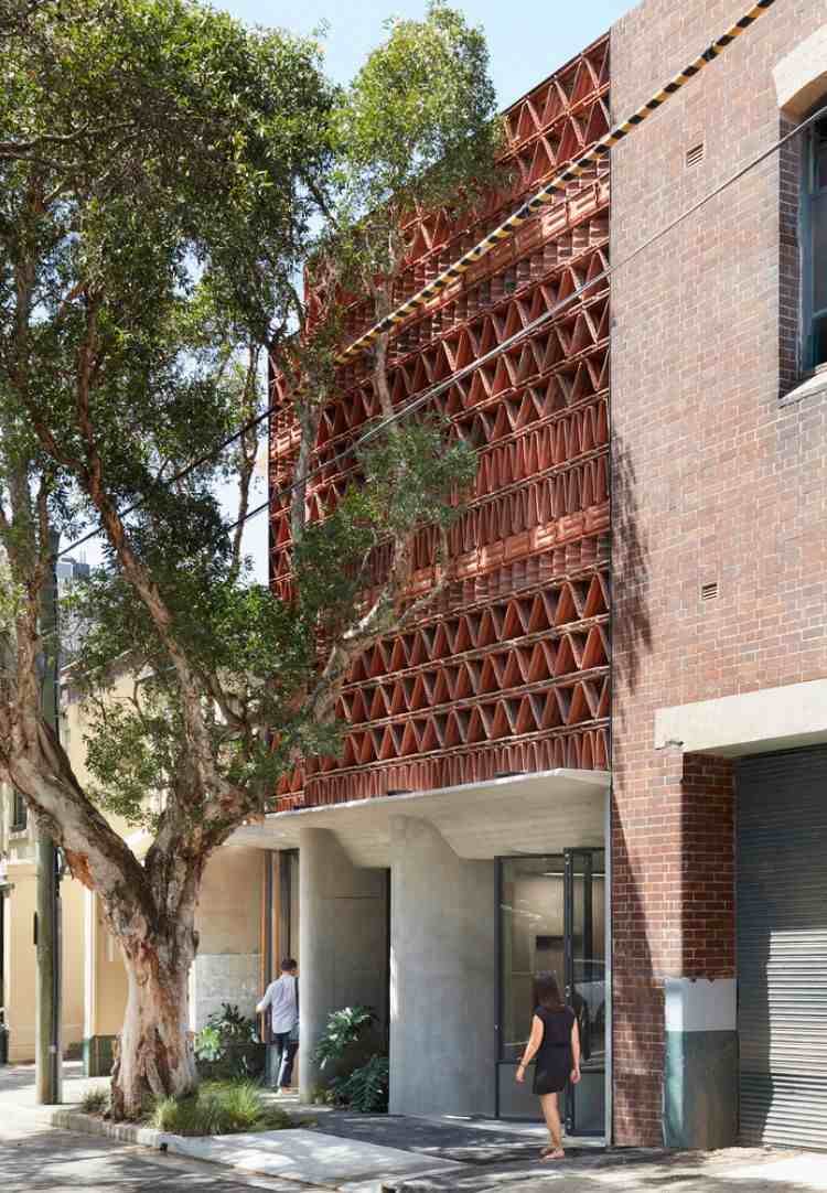 alte dachziegel wiederverwertung architektur außenfassade bauprojekt bürogebäude recyclingmaterial australien