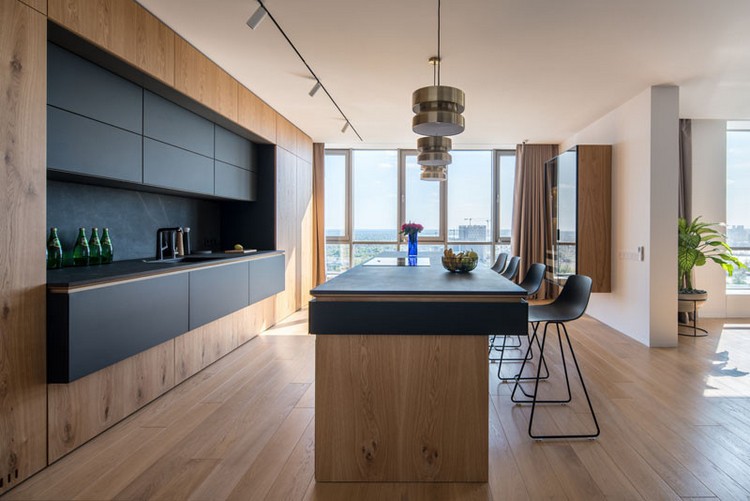 apartment design holz küche schwarze elemente