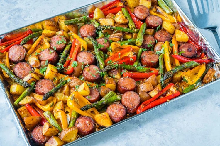 backblech rezepte einfach gemüse wurst paprika kartoffeln