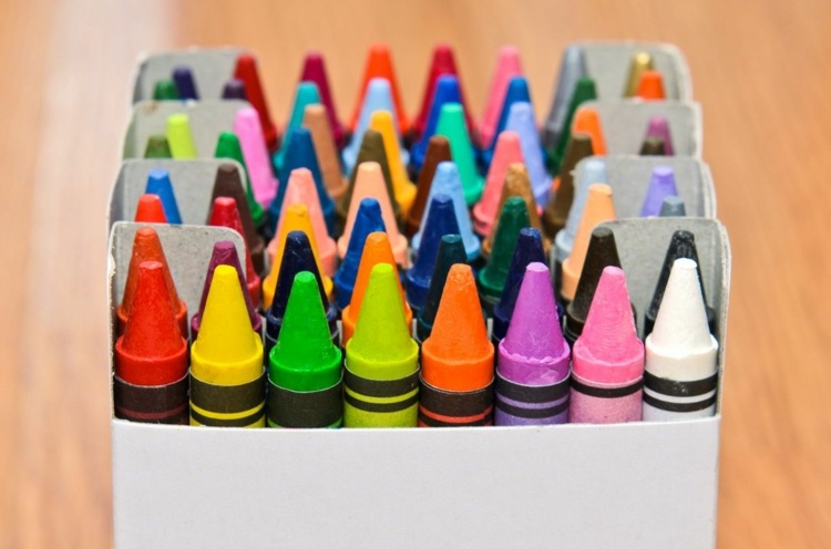 wachsmalstifte schmelzen crayon diverse farben bastelideen