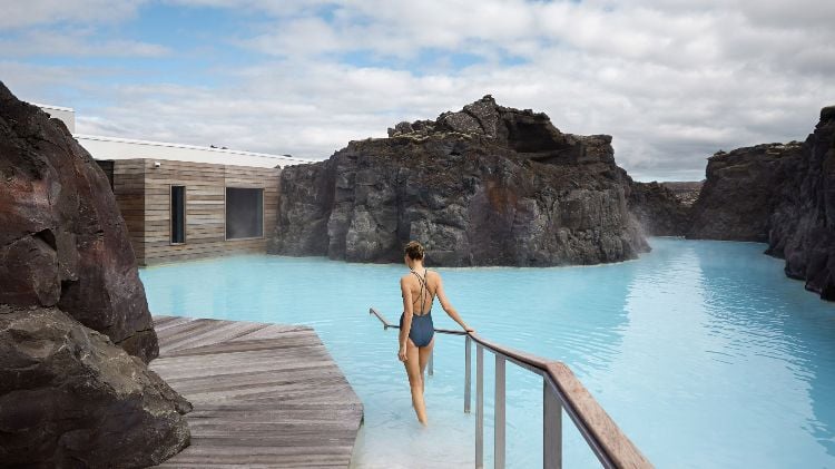 hotel mit thermalbad in Island erloschene vulkane blaue lagune wohlbefinden design luxus natur kurort heilwasser lavagestein suiten baden