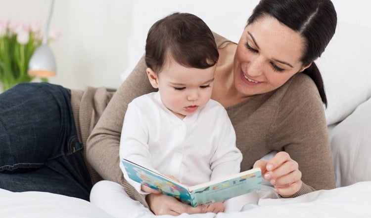 indoor aktivitäten 1-jährige babybücher vorlesen