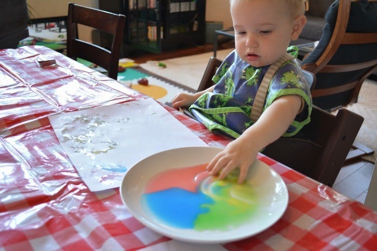 indoor aktivitäten unternehmungen einjährige fingerfarben malen