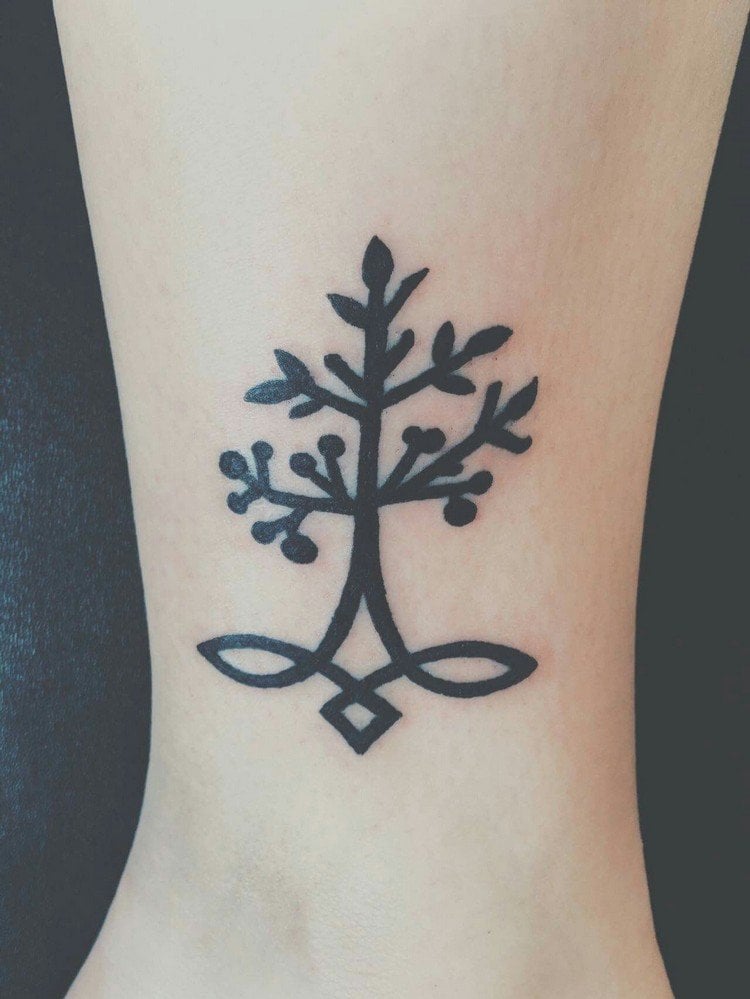 keltischer lebensbaum symbol familienbaum tattoo
