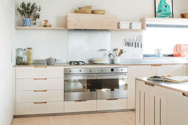 küche ohne hängeschränke gestalten einrichtung oberschrank wandschränke praktische ideen funktionell minimalistisch skandinavisch