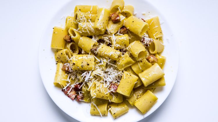 pastasaucen rezepte vegetarisch mit fleisch zubereiten leckere rezeptideen italienische nudelgerichte carbonara