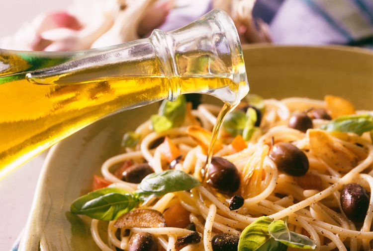 pastasaucen rezepte vegetarisch mit fleisch zubereiten leckere rezeptideen italienische nudelgerichte olivenöl spaghetti gericht