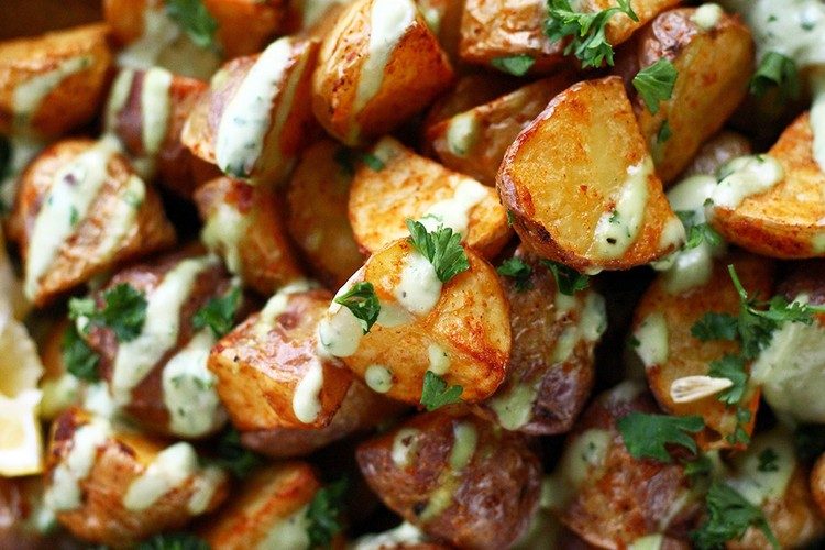 rezepte mit kartoffeln würzig knusprig mit dressing