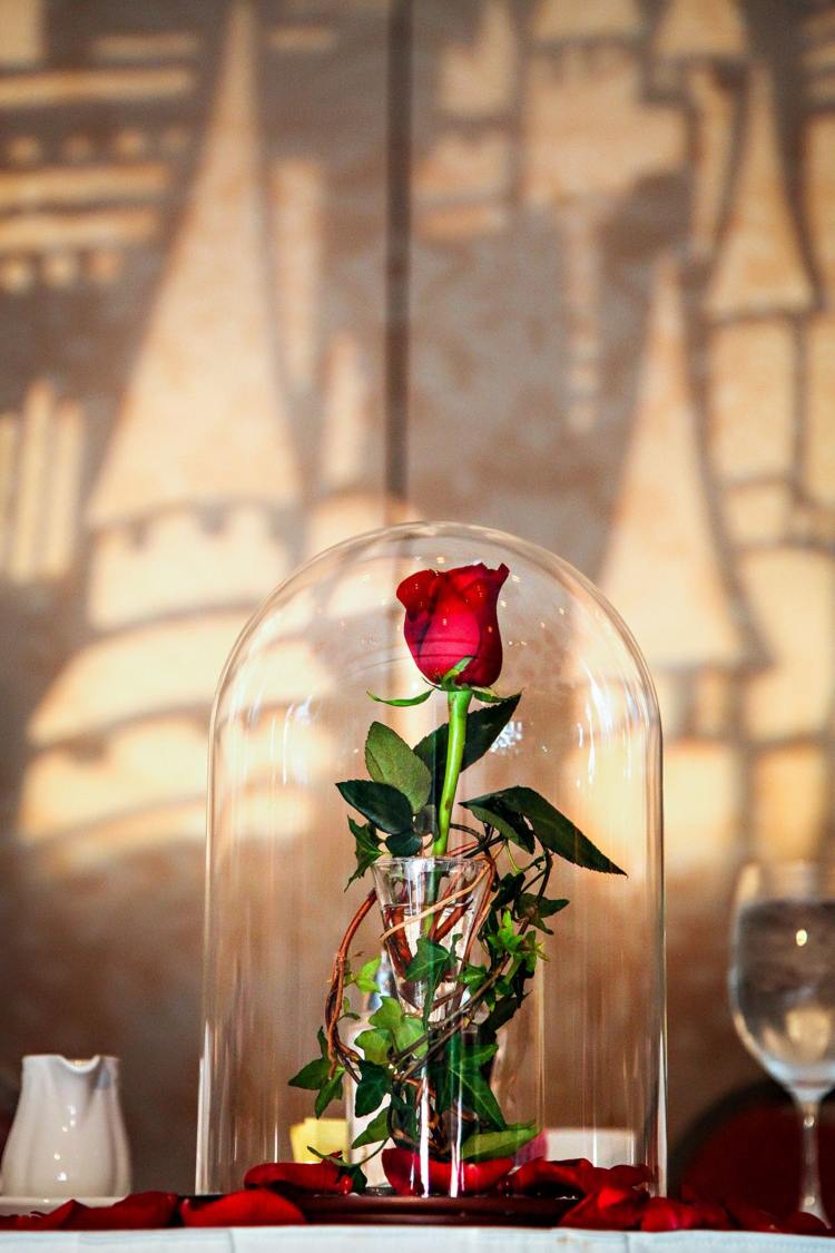 rose im glas disney filmen maerchen inspiration