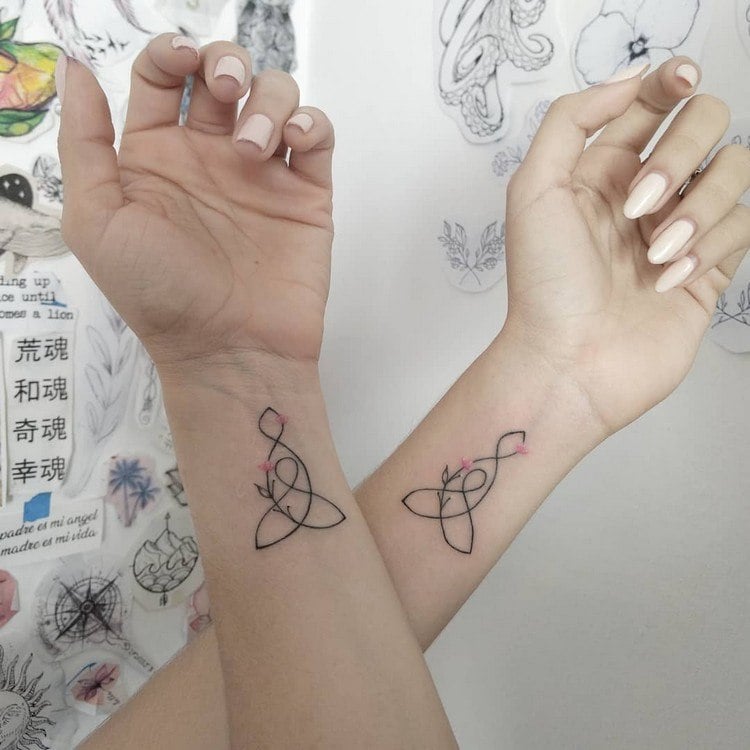 tattoo familie symbol mutterschaft keltisch blumen verziert