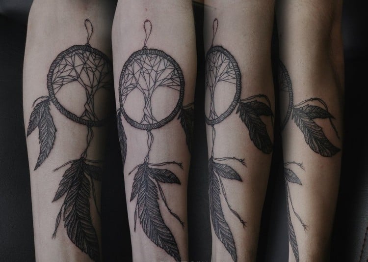 Traumfänger Tattoo Mann Unterarm Lebensbaum geometrisch