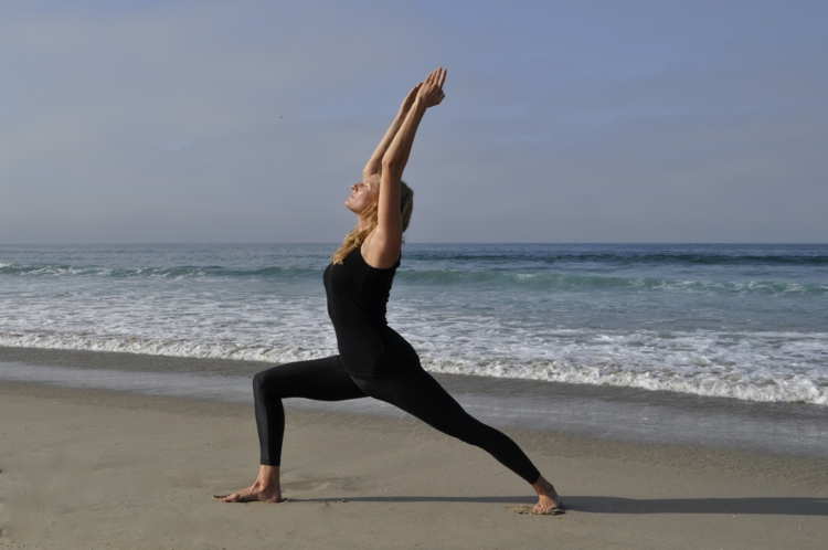 der erste krieger pose yoga übungen zum abnehmen ausfallschritt