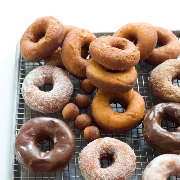 donuts selber machen brotbackautomat rezepte nachtisch trockenhefe schokoglasur