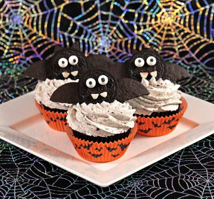 fledermaus oreo kekse halloween muffins deko selber machen