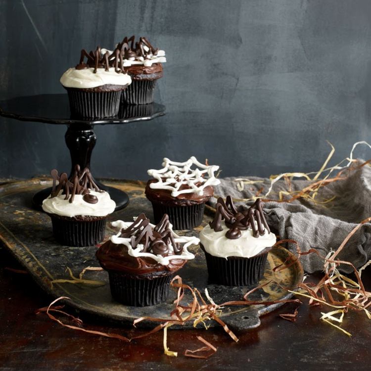 halloween muffins deko spinnen schokolade