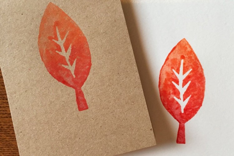 Kartoffeldruck mit Herbst-Motiven baumblatt grusskarte kindern