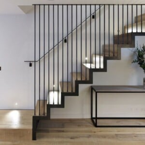 moderne ideen für treppenschutz aus metall stahl holztreppe treppengeländer treppengeländer brüstung brüstungshöhe seitenansicht vase