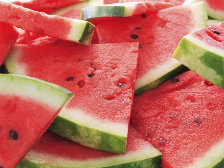 Wassermelone nach dem Training essen abnehmen rehydrieren 90 Prozent wasser
