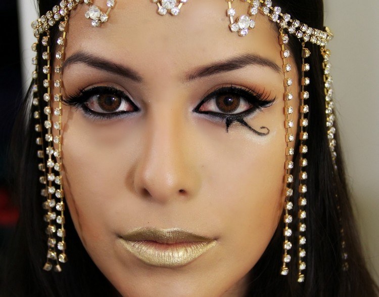 cleopatra schminken horusauge eyeliner