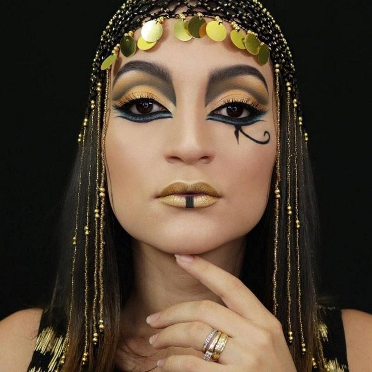 cleopatra schminken ideen augen lippen tipps