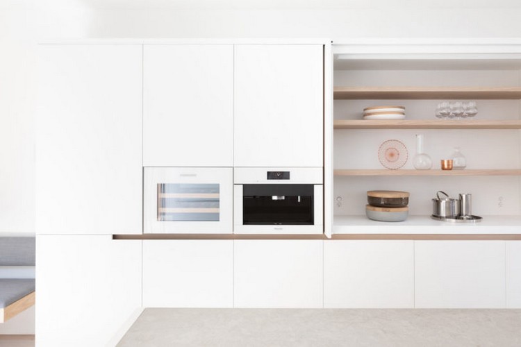 grifflose küche weiß modern minimalistisch