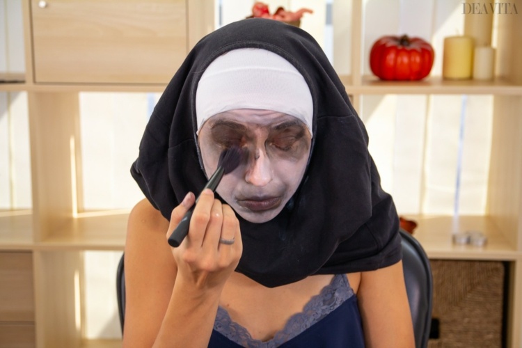 gruselig nonne make up ideen halloween lidschatten schwarz