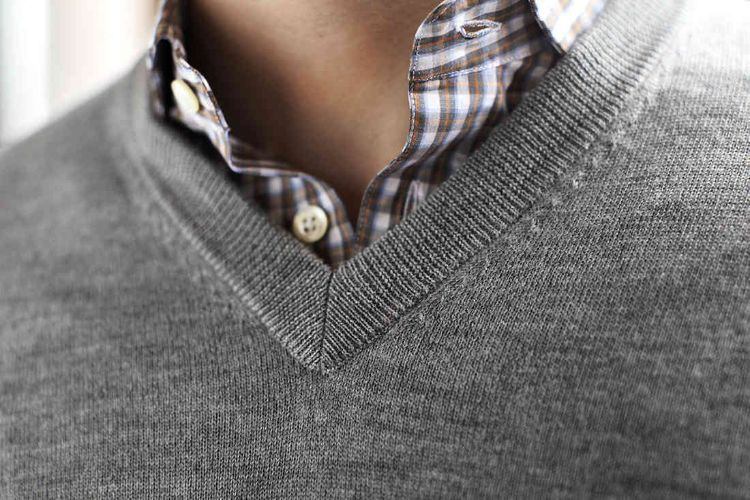 hemd unter pullover herren mode v ausschnitt kariert einfarbig grau