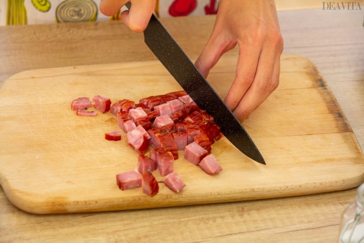 küchenbrett salami würfeln küchenmesser