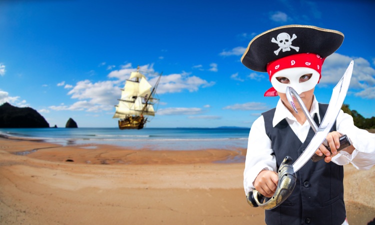 kinderkostüm pirat jungen rotes bandana piratenhut