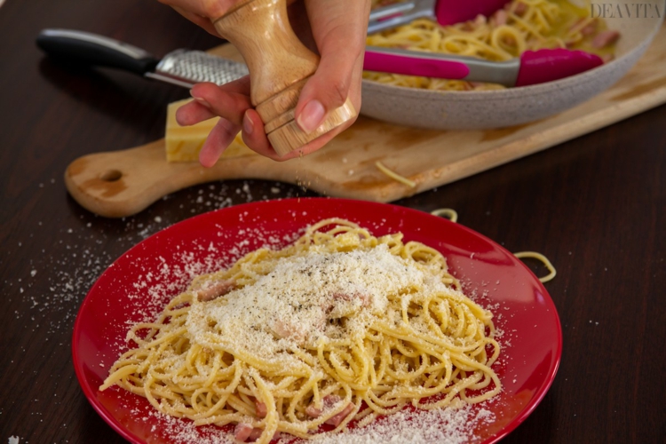 original spaghetti carbonara rezept geriebener parmesan