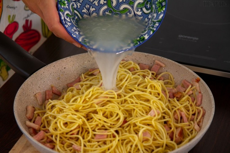 rezept spaghetti carbonara zubereiten kochwasser pancetta