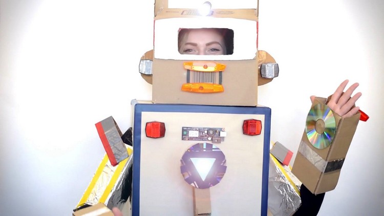 roboter kostüm recycling material alte gegenstände