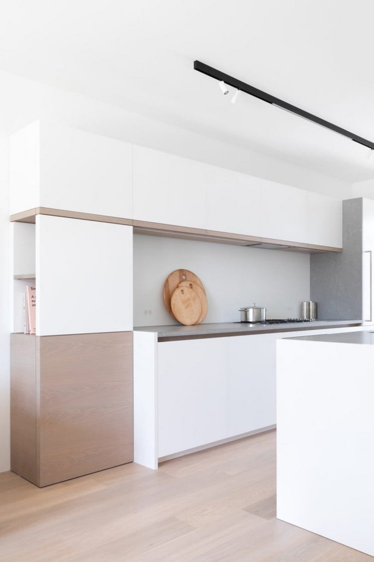 schmales haus küche minimalistisch weiß
