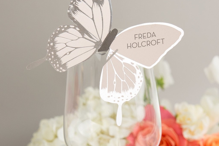 DIY Silberhochzeit Deko aus Alufolie: Rosen, Streudeko und Luftballons