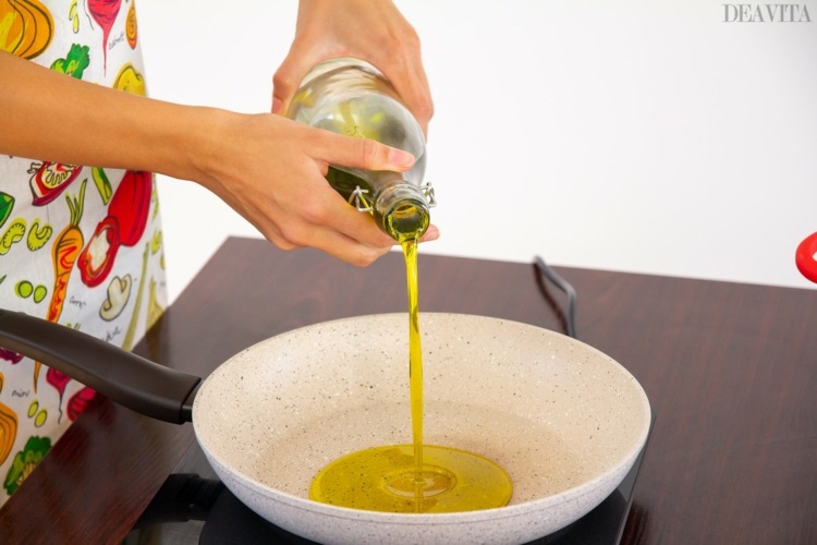 spaghetti carbonara originalrezept zubereiten olivenöl erhitzen