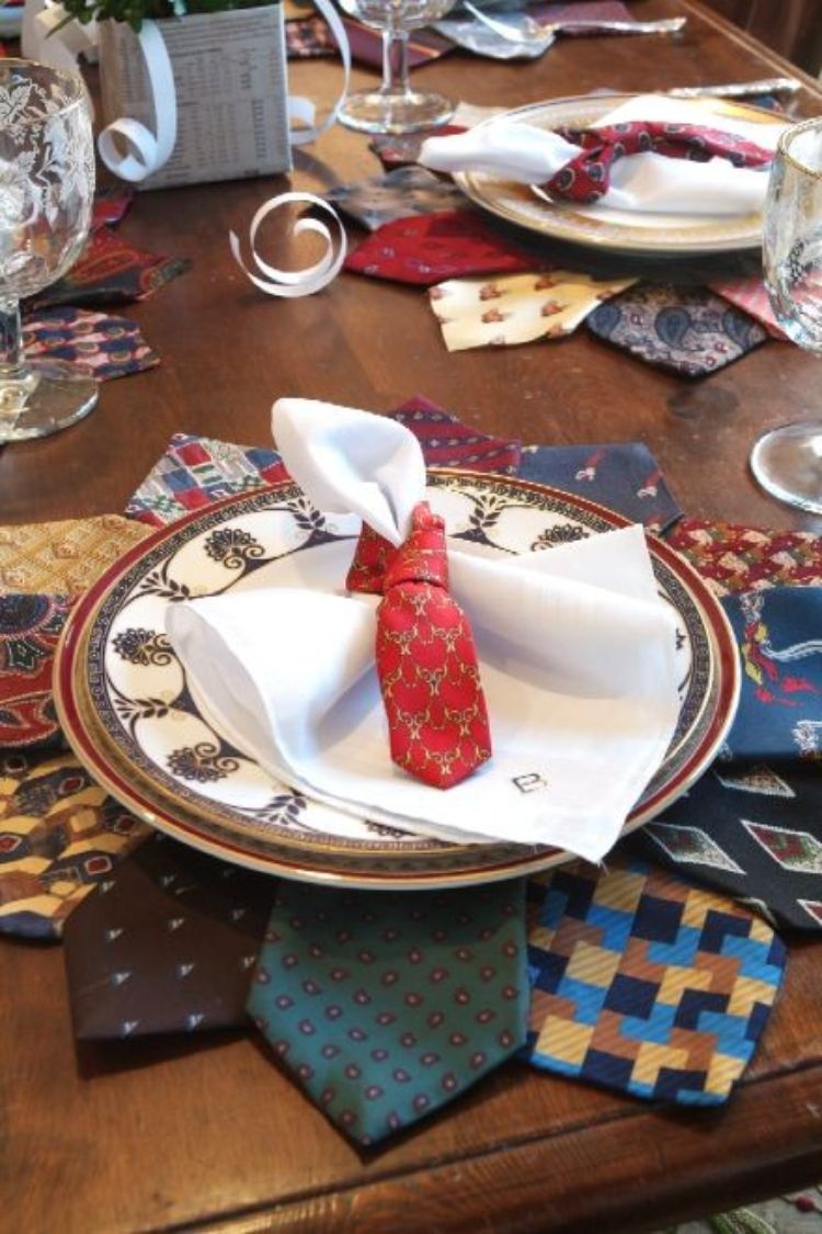 tischsets aus alten krawatten gestalten ideen serviettenringe unterlagen tisch
