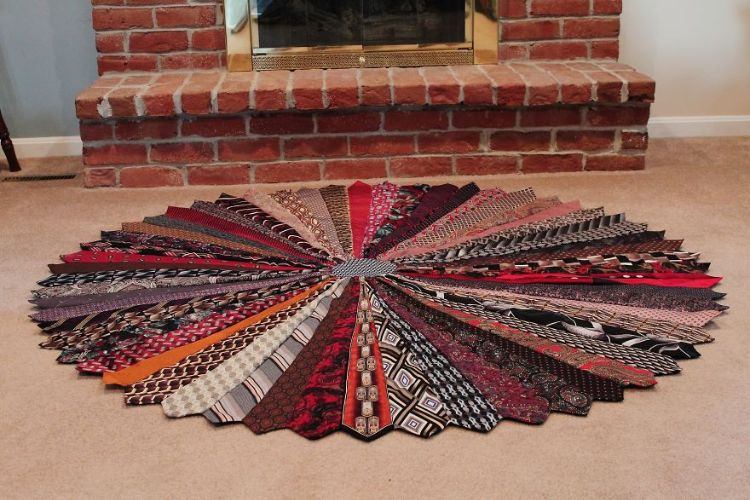 upcycling ideen teppich aus alten krawatten basteln nähen runde form kamin boden