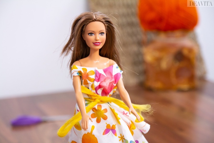Lebensmittelfarbe färben barbie haare mit Wie man