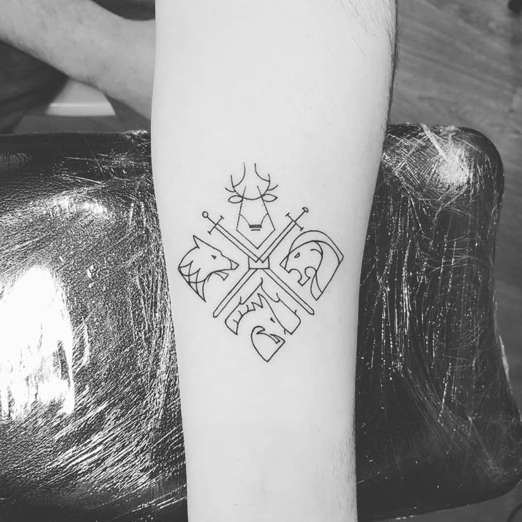 GAme of Thrones Tattoo schlicht Wappen Symbole Tiere der vier Häuser