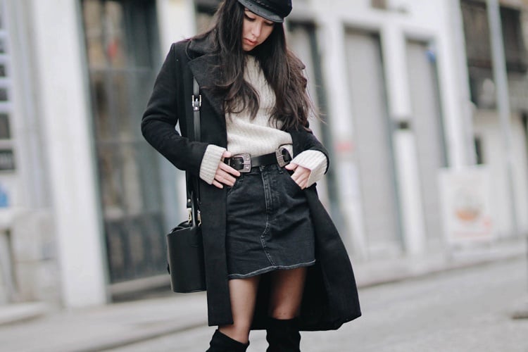 Jeansrock kombinieren Schwarz tragen Mantel Minirock