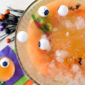 Kinderbowle zum Halloween Augen zubereiten gruselig gesund