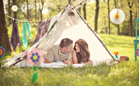 Kristallhochzeit feiern gläsern zelten im garten