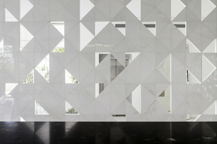 inneraum trennwand geometrische muster dreiecke weiß d3 house