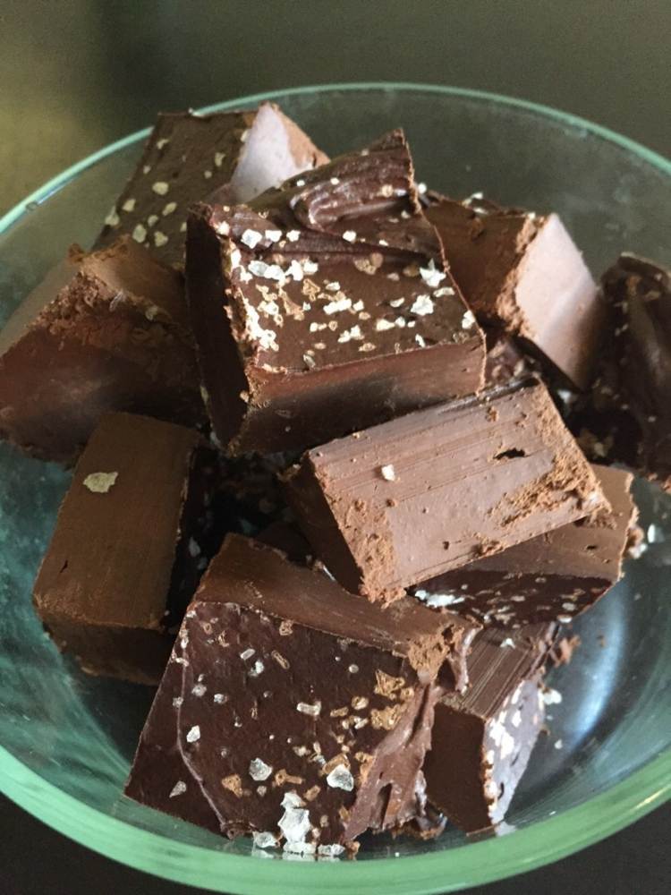kakao fudge mandelbutter meersalz fettbomben ketogene ernährung
