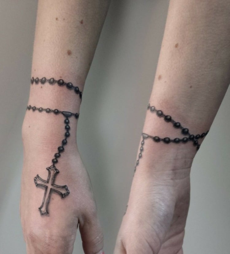 kreuz armband tattoo bedeutung frau handgelenk